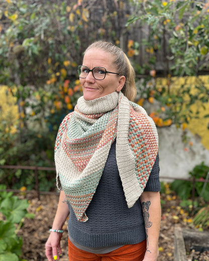 Yarn Kit – Favn Shawl by May Linn Bang