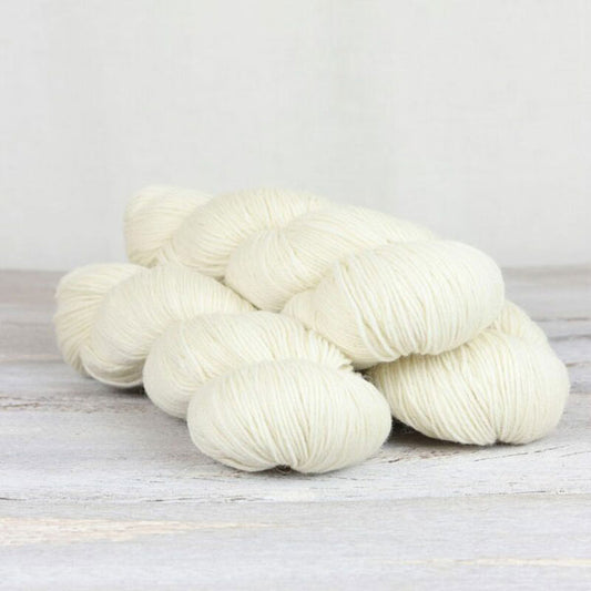 The Fibre Co.: Cumbria Fingering – White Heather