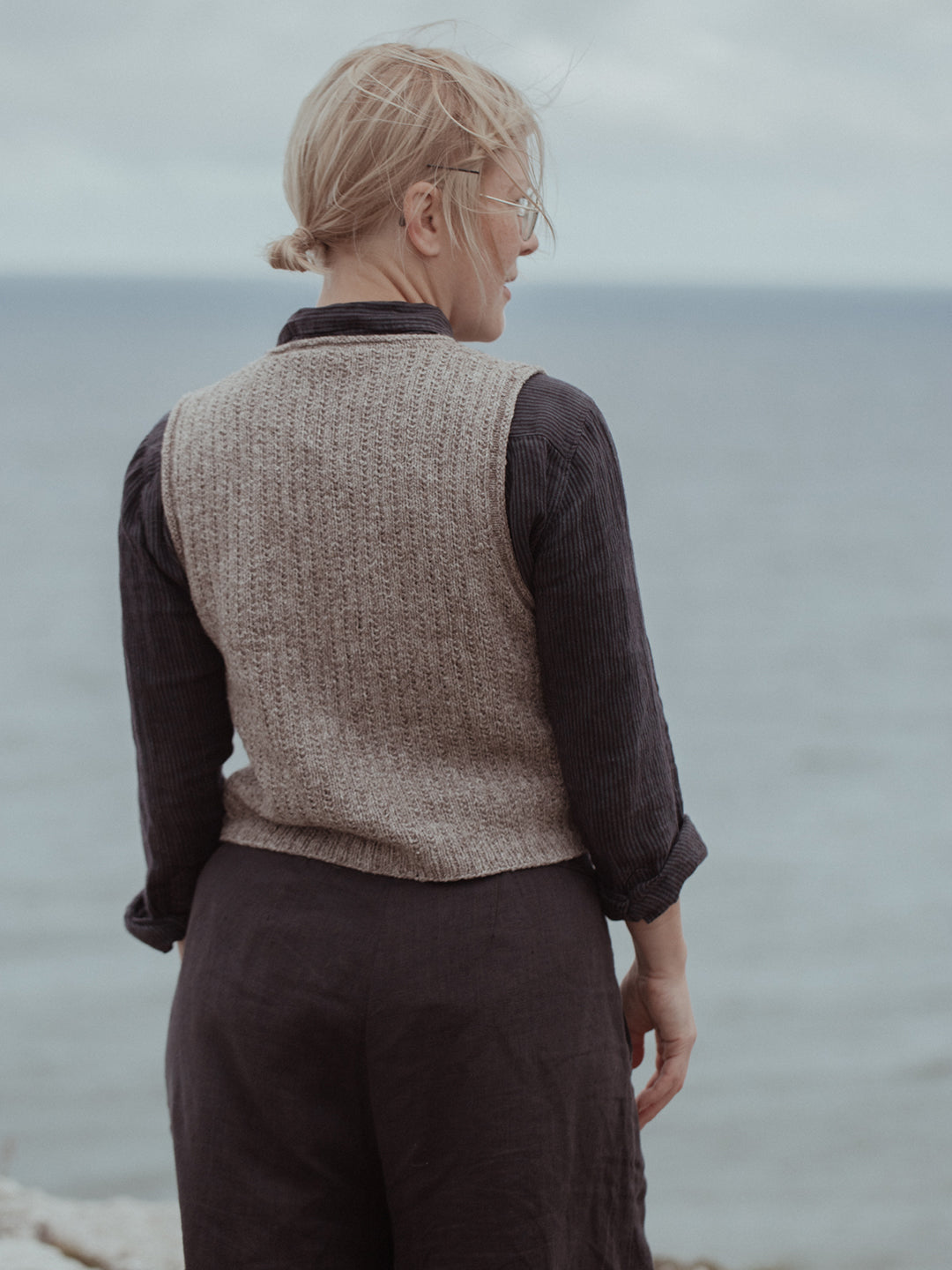 The Island and the Forest: A Knitted Correspondence