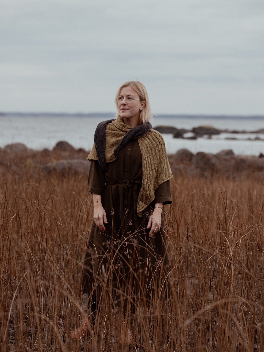 The Island and the Forest: A Knitted Correspondence