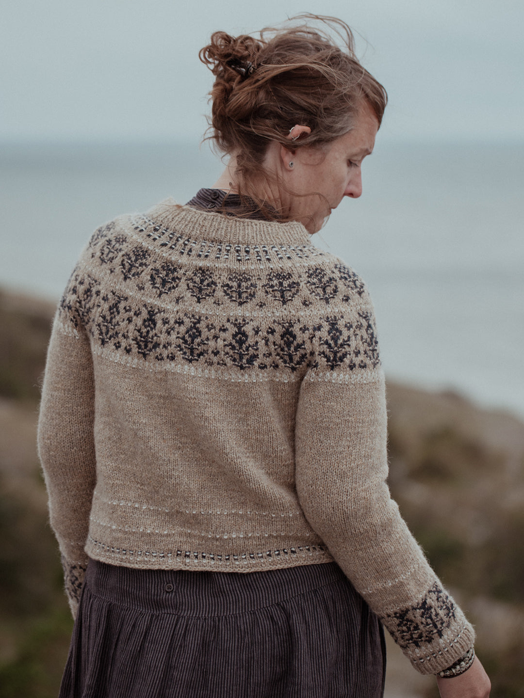 The Island and the Forest: A Knitted Correspondence