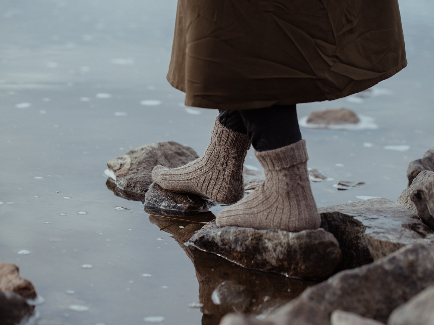 The Island and the Forest: A Knitted Correspondence
