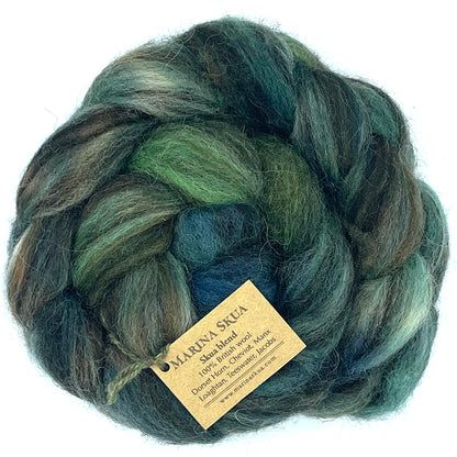 Skua Blend hand-dyed British wool tops