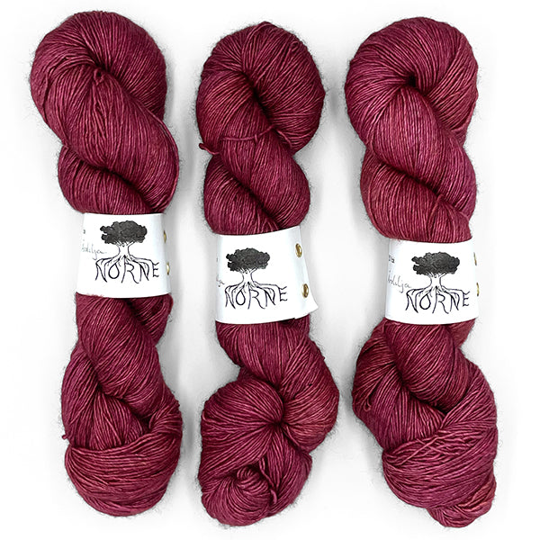 Norne Yarn: Merino / Silk / Yak Singles - Benedik and Årolilja