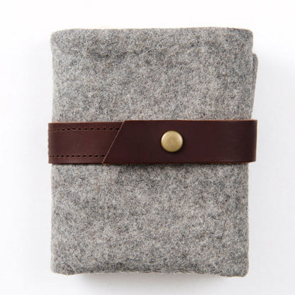 Twig & Horn: Standard Wool Needle Case - Interchangeable Needles - Light Grey