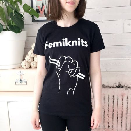 Kelly Connor: Femiknits - T-Shirt