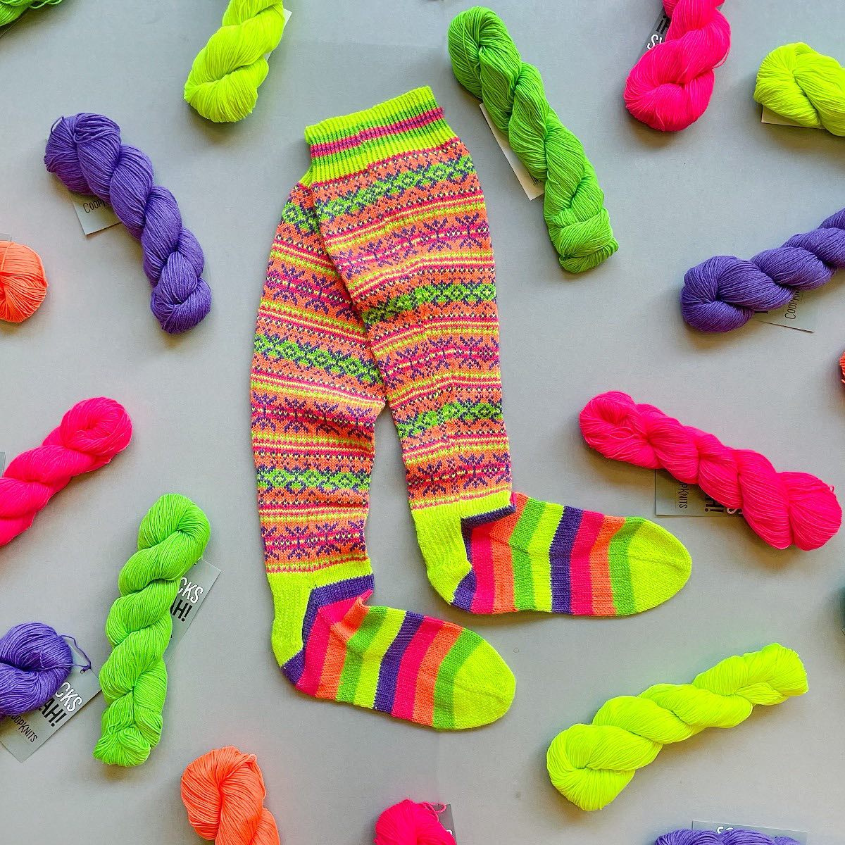 Our most favourite pair of socks ever - the Sockitude - especially designed for us by @julieknitsinparis

They literarily scream of fun, festivities and parties!!!

What better occasion to show them off than with the newly arrival of our favourite sock yarn - Socks Yeah! 
In all the NEONS!

The Sockitude kit and the newly delivered Socks Yeah! are up online now.

#sockknitting #sockyarn #sockitudesocks #julieknitsinparis #christmasstockings #knitwithattitude #londonyarnshop #fortheloveofknitting #makersgonnamake