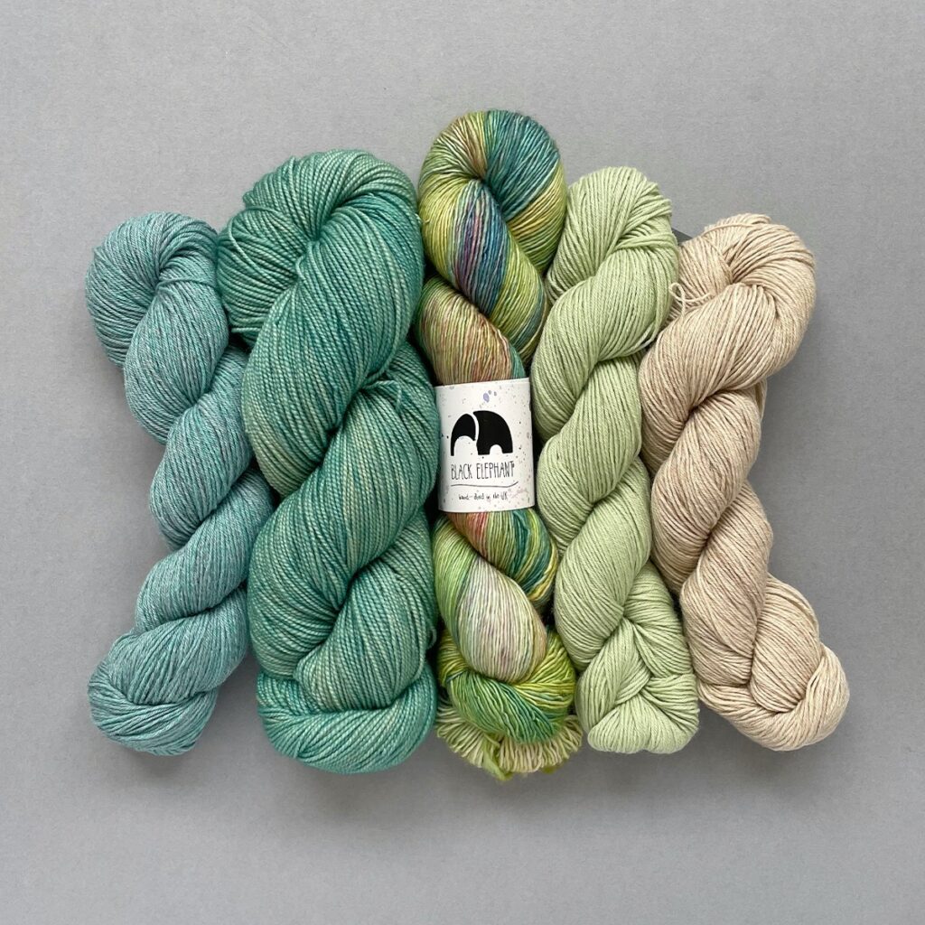 green coloured yarn bundle